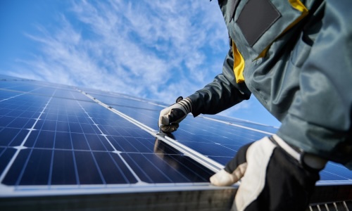Vertical & space-saving solar